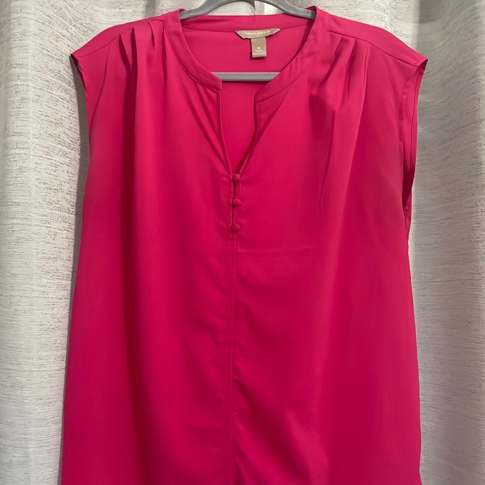 BR• Barbie Pink Sleeveless V-neck Blouse